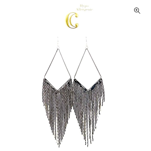 Charming Charlie 5 Inch Mesh Chandelier Drop Dangle Earrings - Silver New - Picture 1 of 5